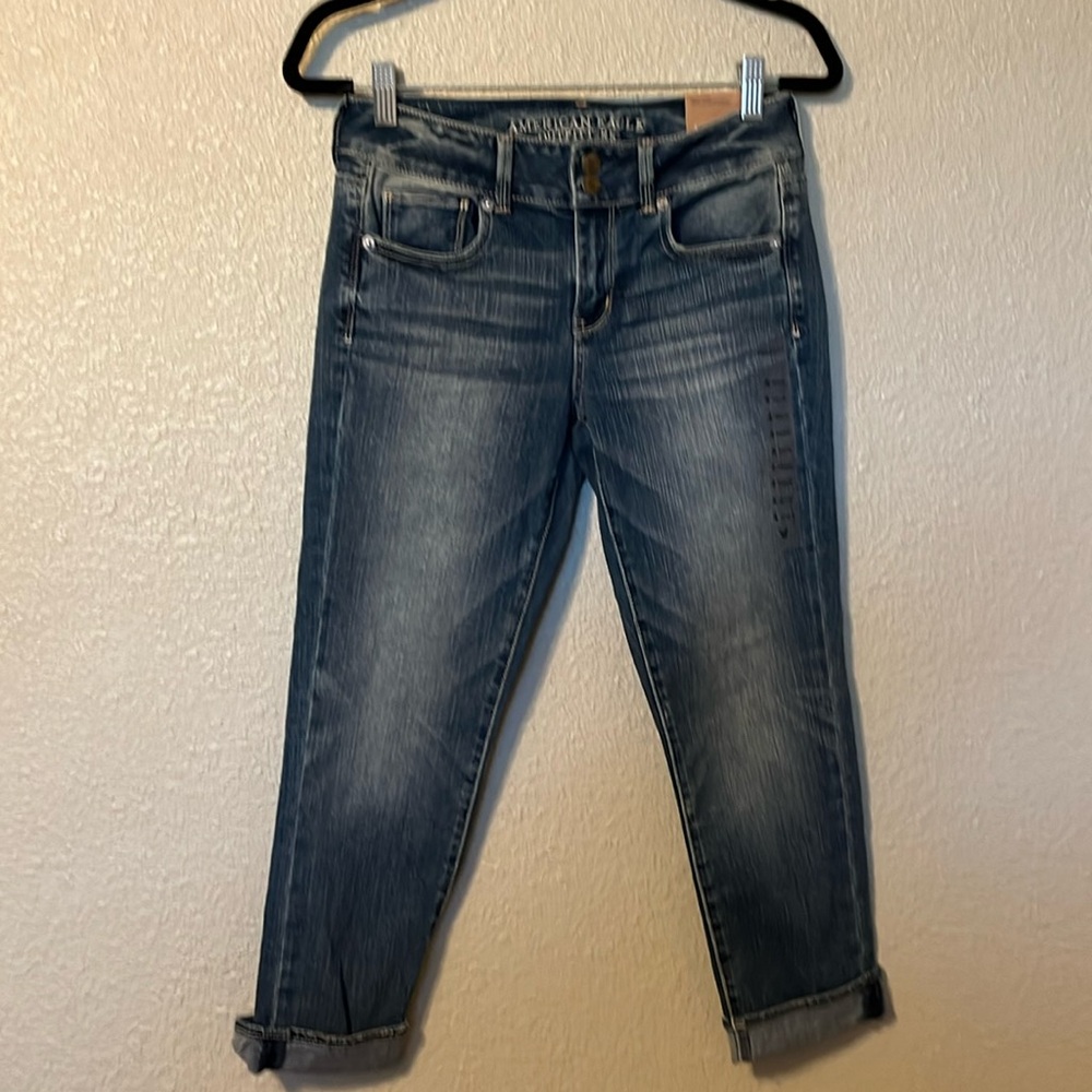 American Eagle women’s artist, crap jeans NWT